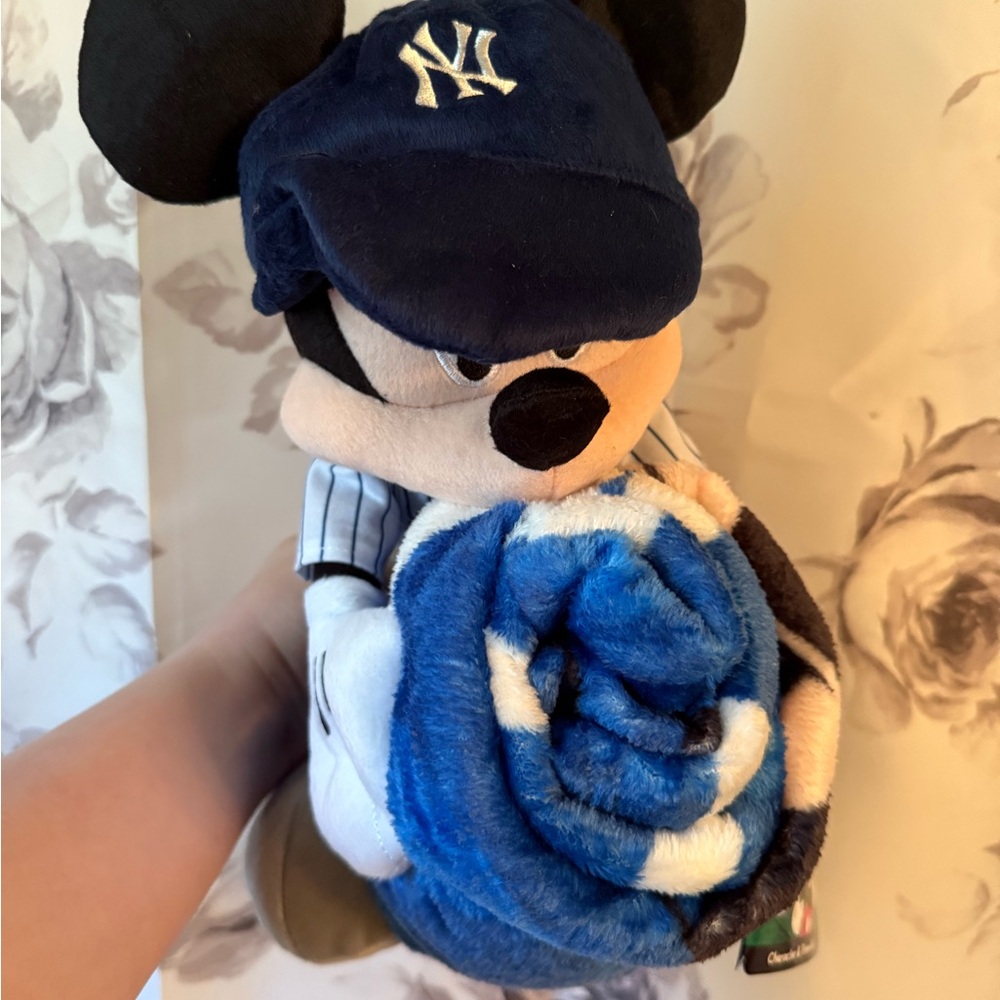 Mickey Mouse NY Yankees Plush with Blanket